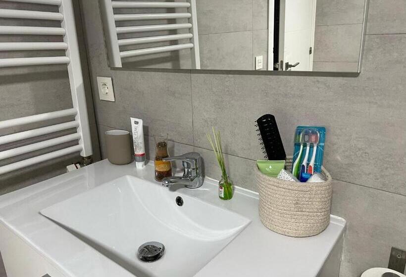 חדר משפחתי, Casa Girasol