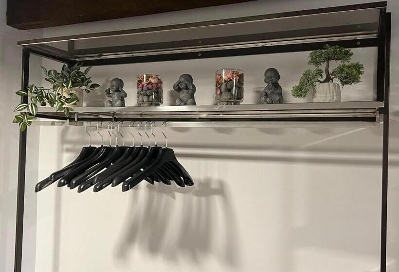 חדר משפחתי, Casa Girasol