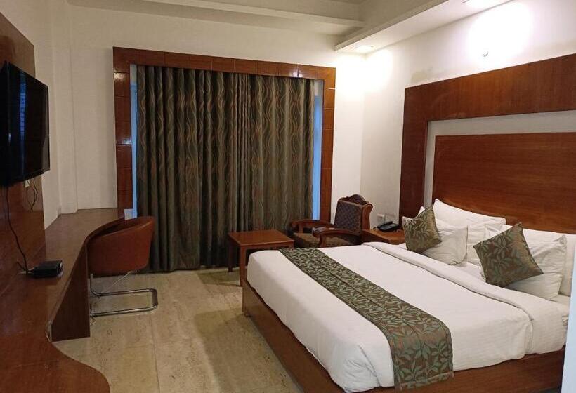 Номер Deluxe Кровать Кинг, The Grand Aurra Resorts