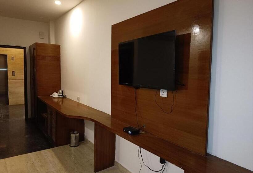Номер Deluxe Кровать Кинг, The Grand Aurra Resorts