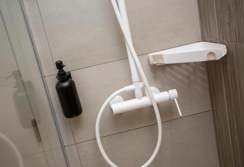 اتاق استاندارد با بالکن, Aila Ii Hotel Boutique By Singularstays Digital Access