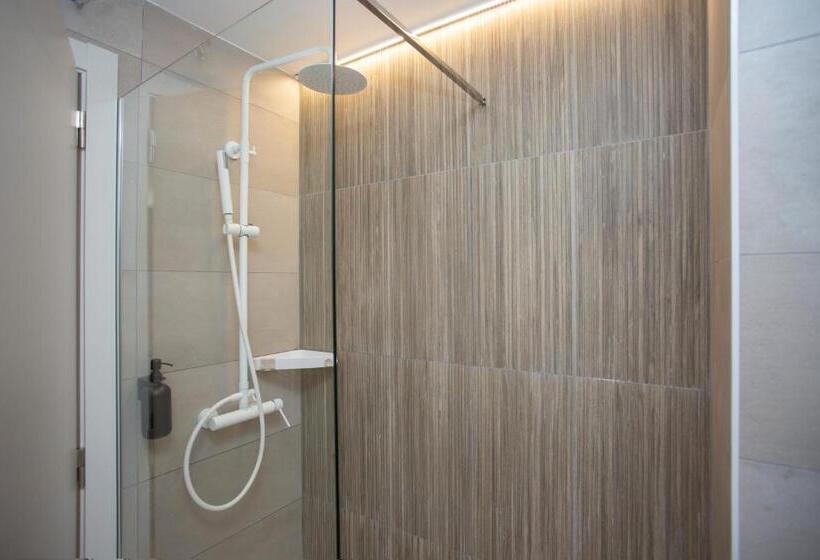 اتاق استاندارد با بالکن, Aila Ii Hotel Boutique By Singularstays Digital Access