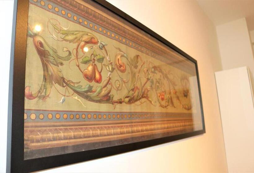 شقة غرفة واحدة, Altstadtjuwel