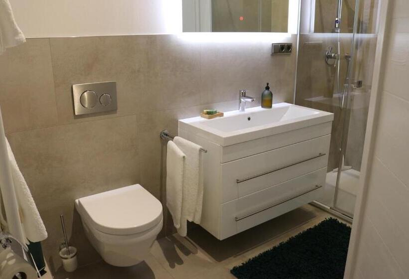 شقة غرفة واحدة, Altstadtjuwel