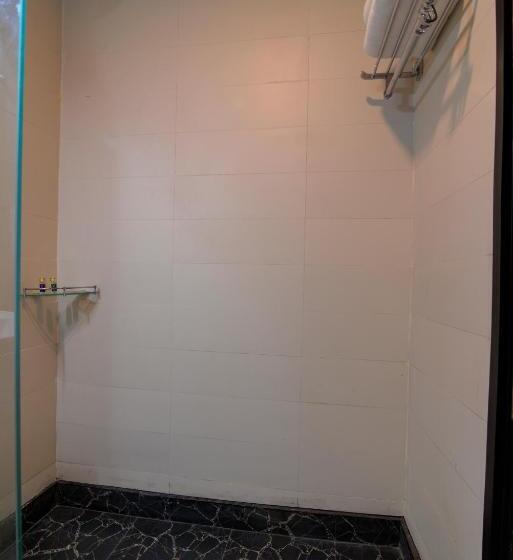 디럭스 룸, Comfort Inn Karnal