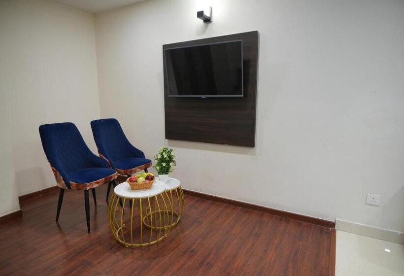 이그제큐티브 룸, Comfort Inn Karnal