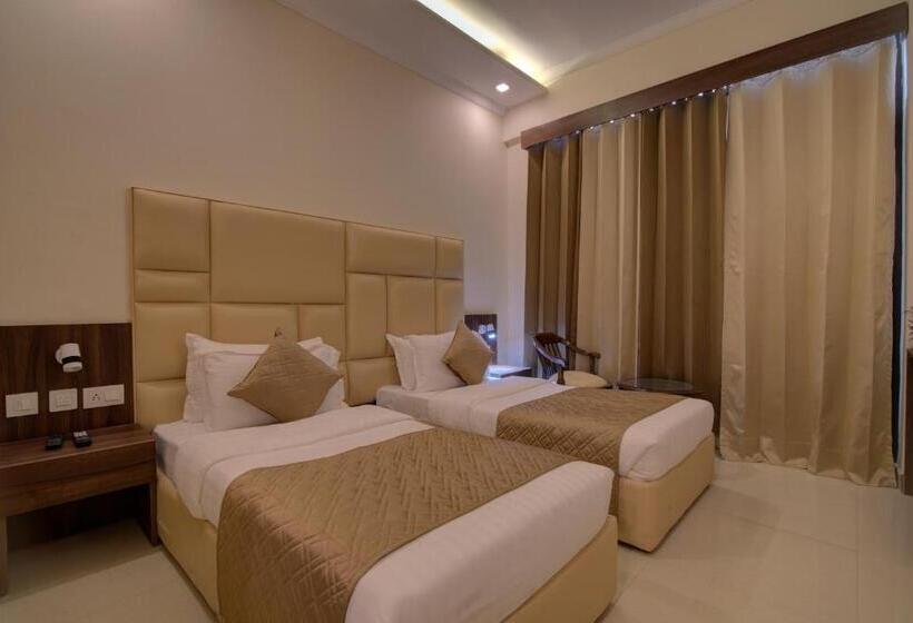 발코니 디럭스 룸, Comfort Inn Karnal