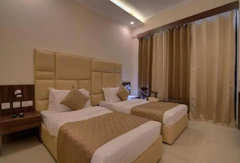 バルコニー付きデラックスルーム, Comfort Inn Karnal