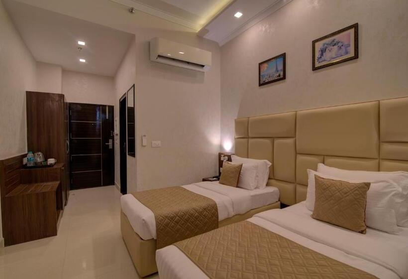 带阳台的豪华间, Comfort Inn Karnal