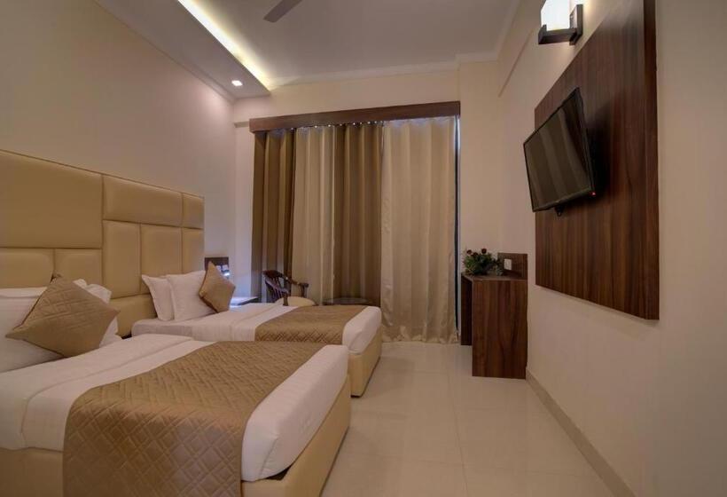 발코니 디럭스 룸, Comfort Inn Karnal