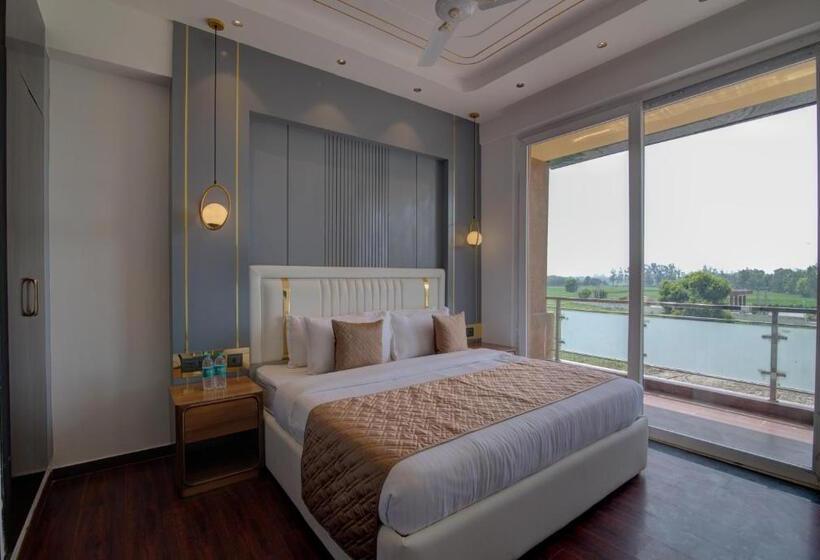 스위트, Comfort Inn Karnal