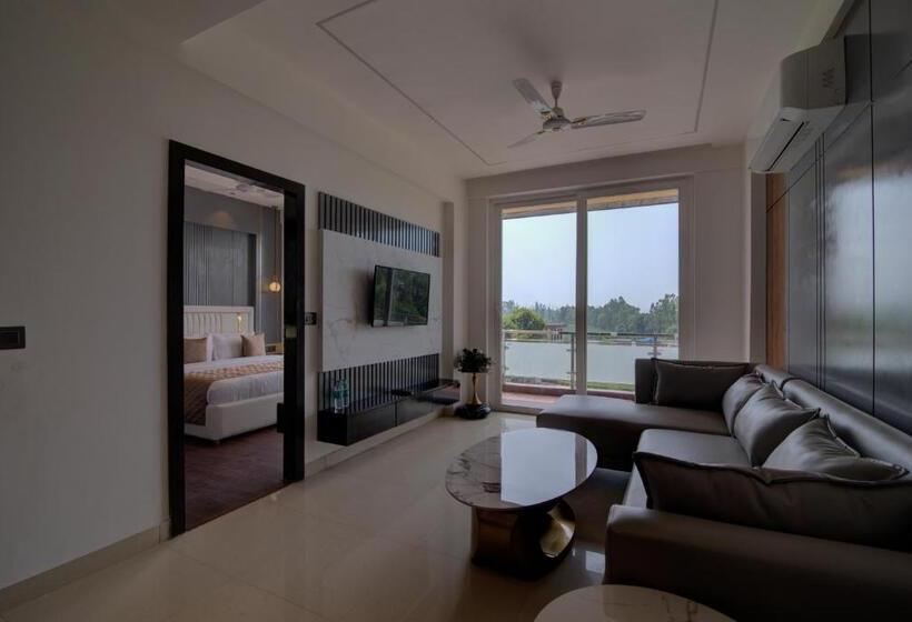 套房, Comfort Inn Karnal
