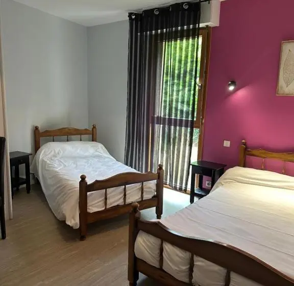Standard Kolmen Hengen Huone, Hôtel Foulquier