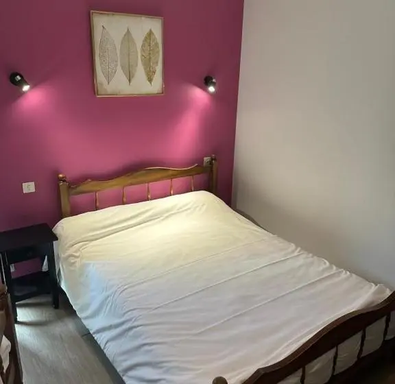 Standard Kolmen Hengen Huone, Hôtel Foulquier