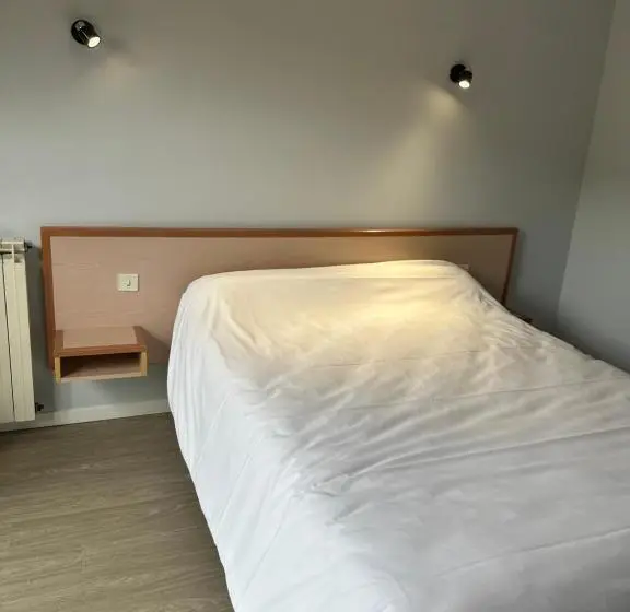 Standard-invahuone, Hôtel Foulquier