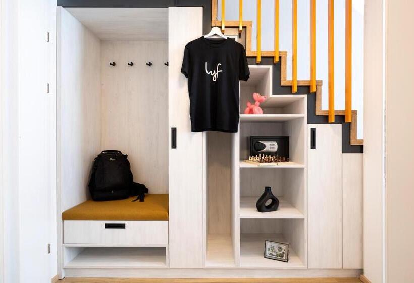 استودیوی استاندارد, Lyf Schönbrunn Vienna