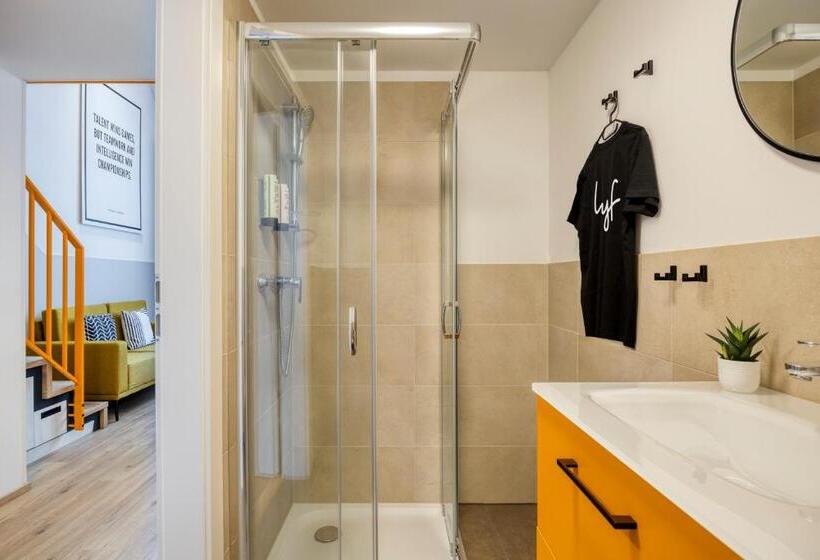 استودیوی استاندارد, Lyf Schönbrunn Vienna