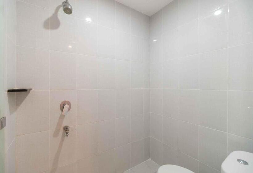 Номер Deluxe, Reddoorz Syariah Near Kantor Pajak Telanaipura Jambi