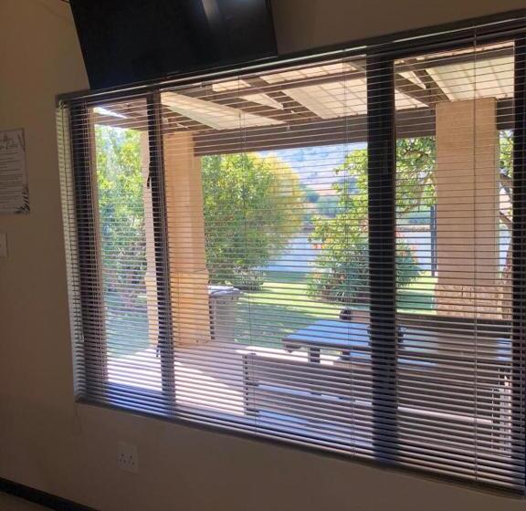 חדר סטנדרט נוף לאגם, The Water Wheel