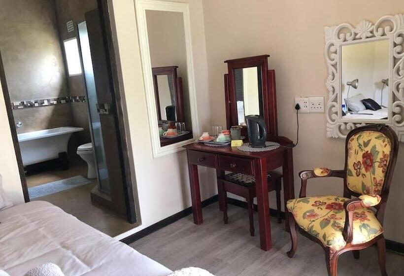 חדר סטנדרט נוף לאגם, The Water Wheel