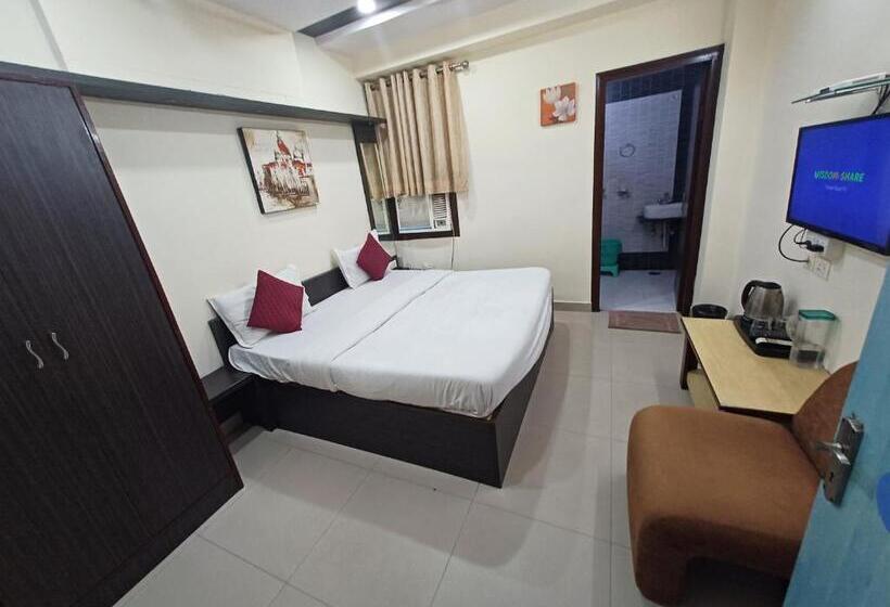 Номер Deluxe, V Inn Sindhi Camp