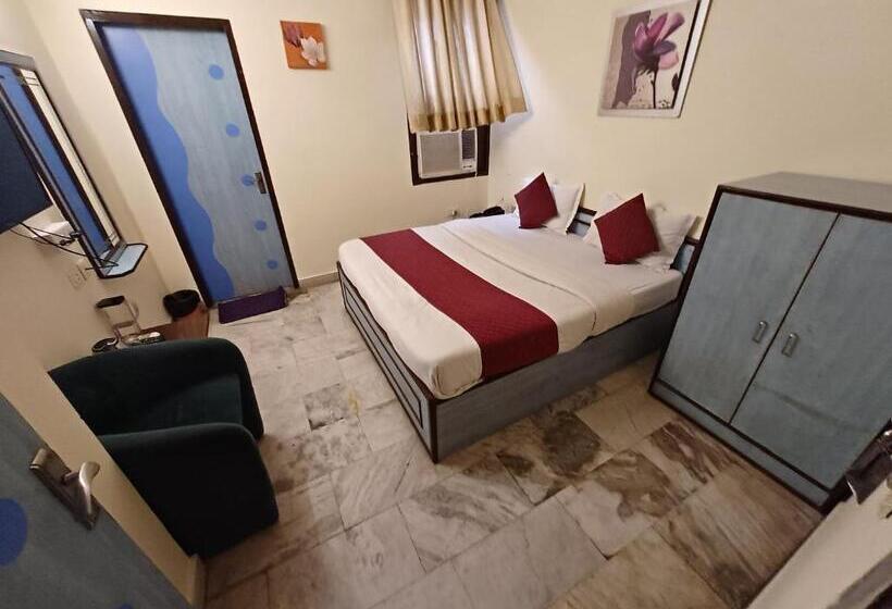 豪华房间, V Inn Sindhi Camp