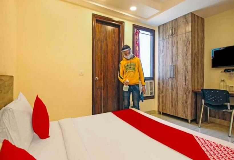 Трехместный Номер Классика, Oyo Rana Palace Hotel & Restaurant