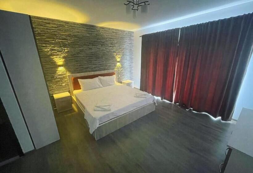 اتاق استاندارد سه تخته با بالکن, Bucovina Inn