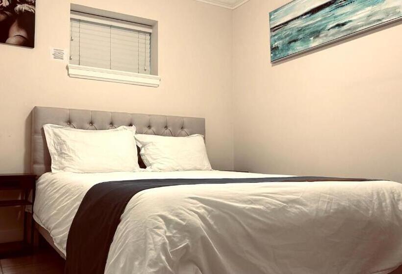 2 Schlafzimmer Suite, Private Entry 2 Bedrooms Entire Suite Free Parking Near Skytrain Metrotown