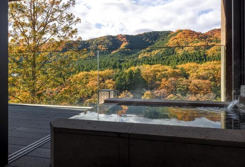 غرفة قياسية مزوَّدة بتراس, Kinugawa Keisui