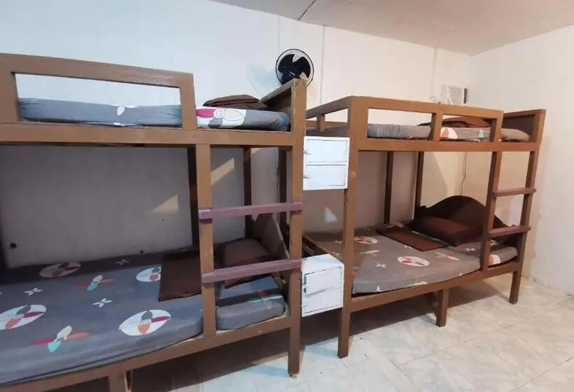 Chambre Familiale Salle de Bains Commune, Seaside Hostel Malapascua