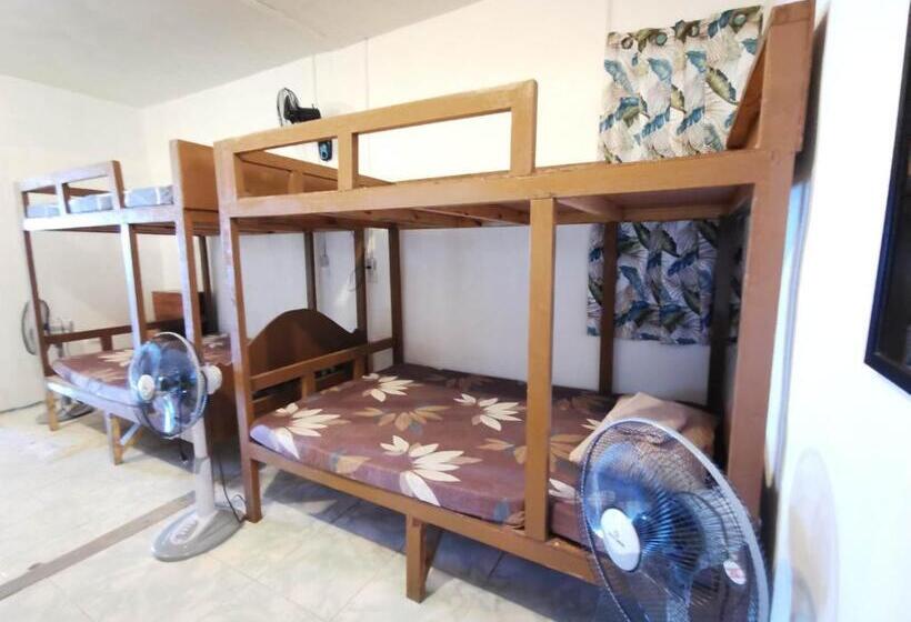 اتاق خانوادگی با سرویس بهداشتی مشترک, Seaside Hostel Malapascua