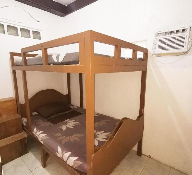 اتاق خانوادگی با سرویس بهداشتی مشترک, Seaside Hostel Malapascua