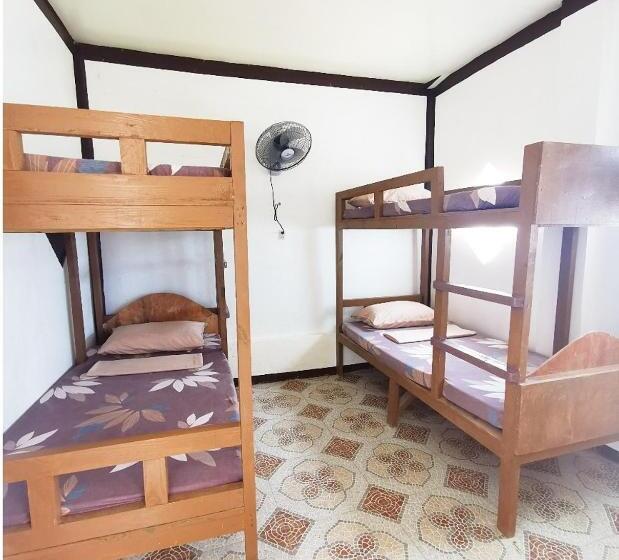 اتاق خانوادگی با سرویس بهداشتی مشترک, Seaside Hostel Malapascua