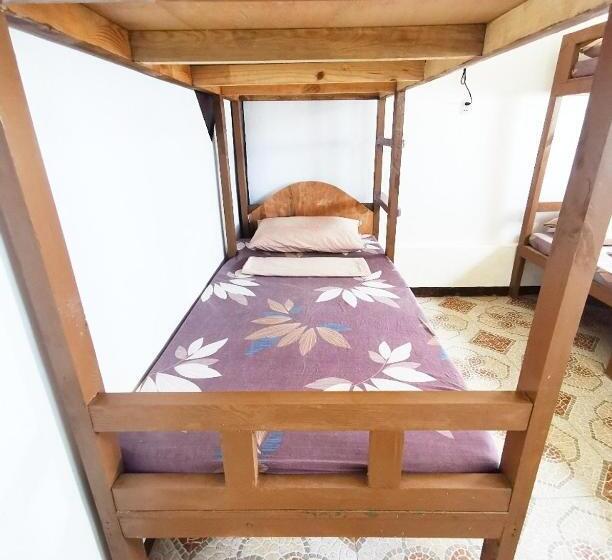 اتاق خانوادگی با سرویس بهداشتی مشترک, Seaside Hostel Malapascua