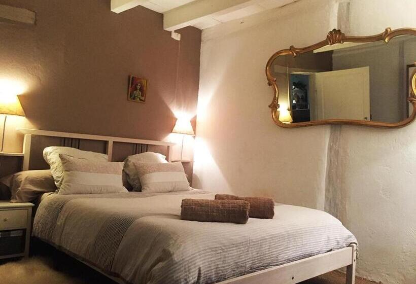 غرفة قياسية مطلّة علي الحديقة, Au Petit Prince De Lue