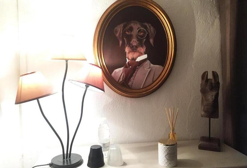 غرفة قياسية مطلّة علي الحديقة, Au Petit Prince De Lue