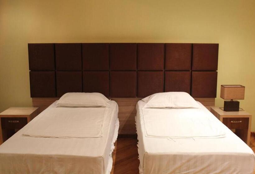 带阳台的豪华间, Grand Hotel Kapan, Armenia