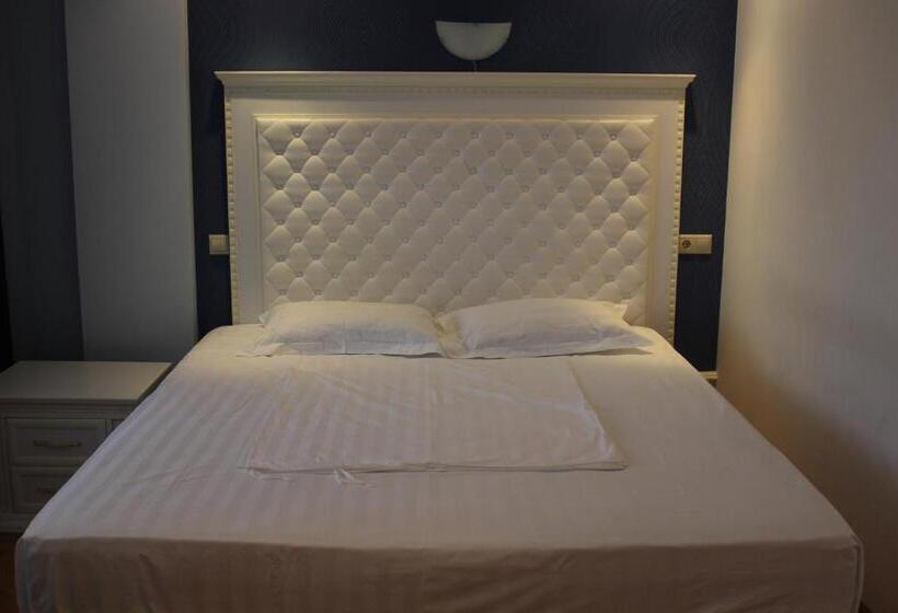 带阳台的豪华间, Grand Hotel Kapan, Armenia