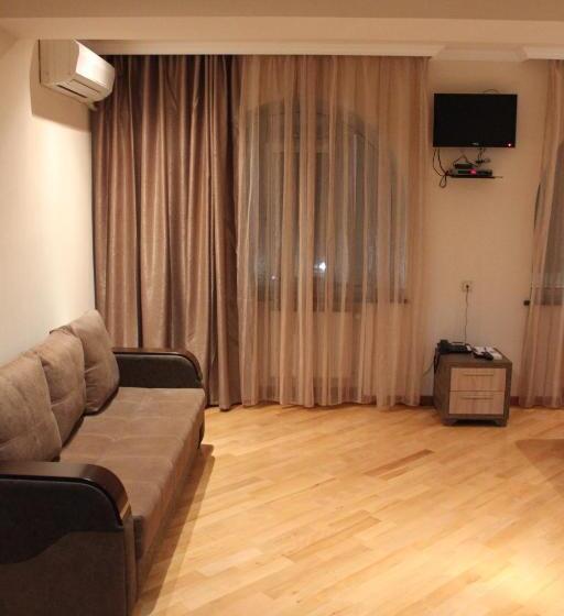 带阳台的豪华间, Grand Hotel Kapan, Armenia