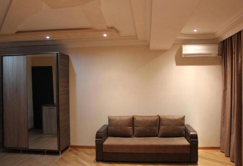 带阳台的豪华间, Grand Hotel Kapan, Armenia