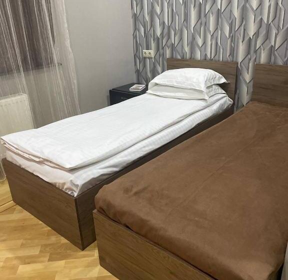 基本间, Grand Hotel Kapan, Armenia