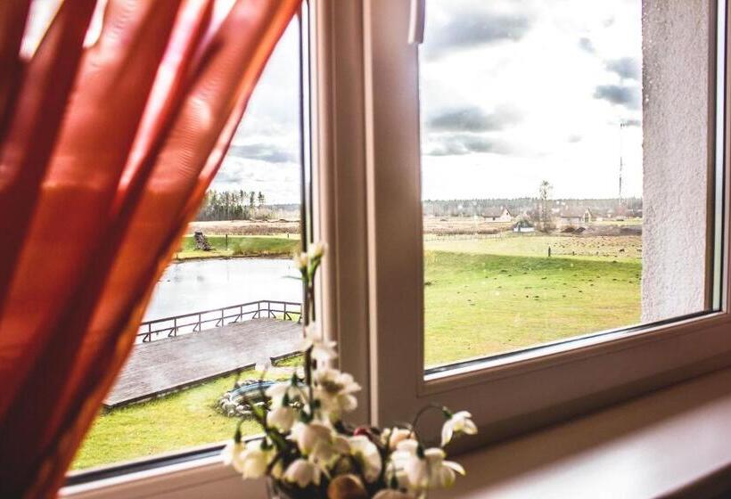 اتاق لوکس, Guesthouse četri Vēji