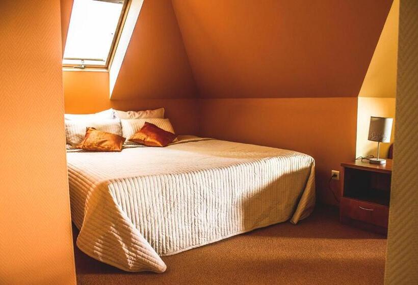 اتاق لوکس, Guesthouse četri Vēji