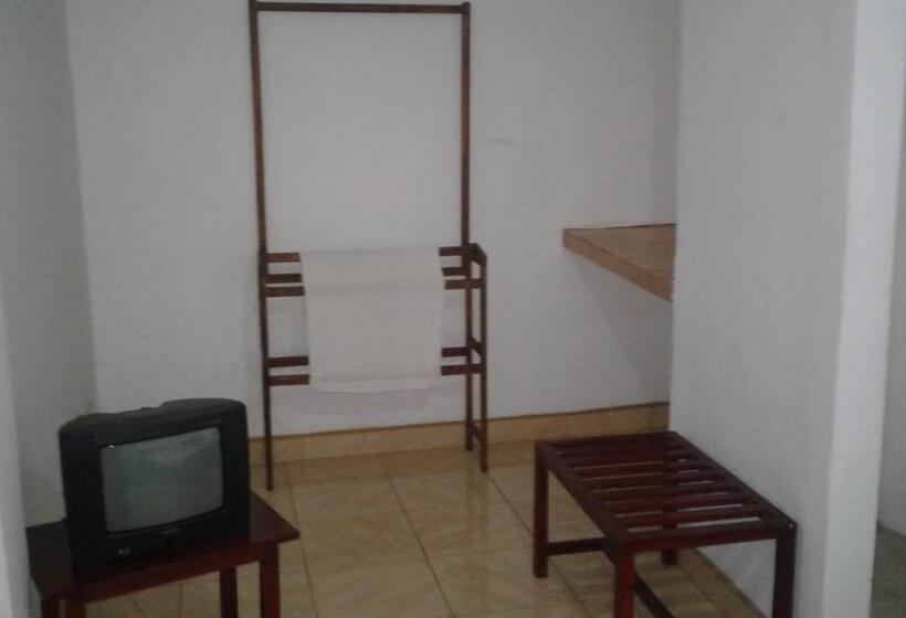 غرفة ديلوكس, Lions Den & Lions D Restaurant Bar