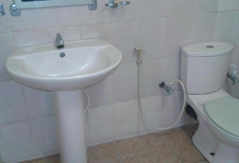 غرفة ديلوكس عائلية, Lions Den & Lions D Restaurant Bar