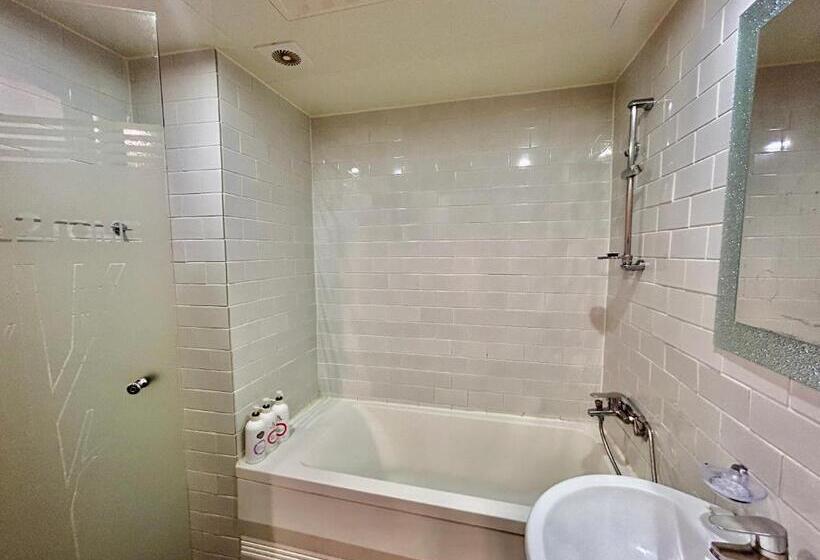 Quarto Estandar, 2some Motel