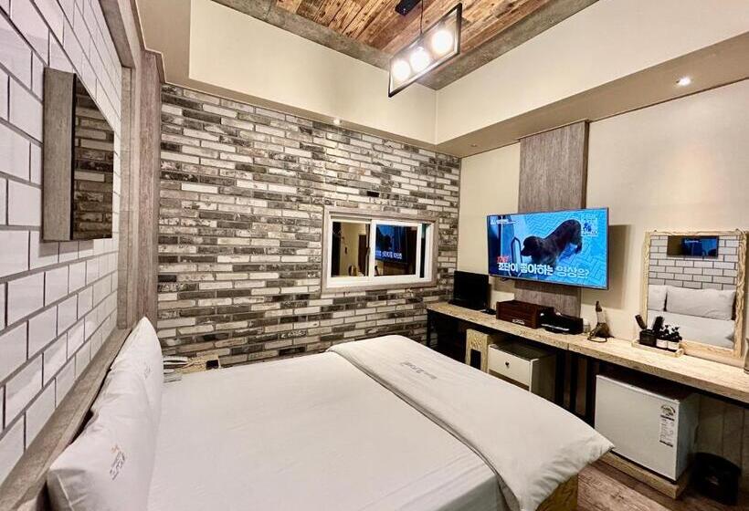 Quarto Estandar, 2some Motel