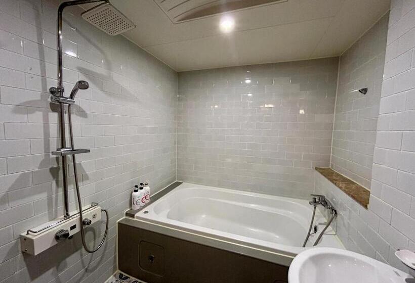 Quarto Estandar, 2some Motel