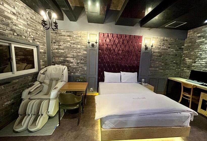 Quarto Estandar, 2some Motel